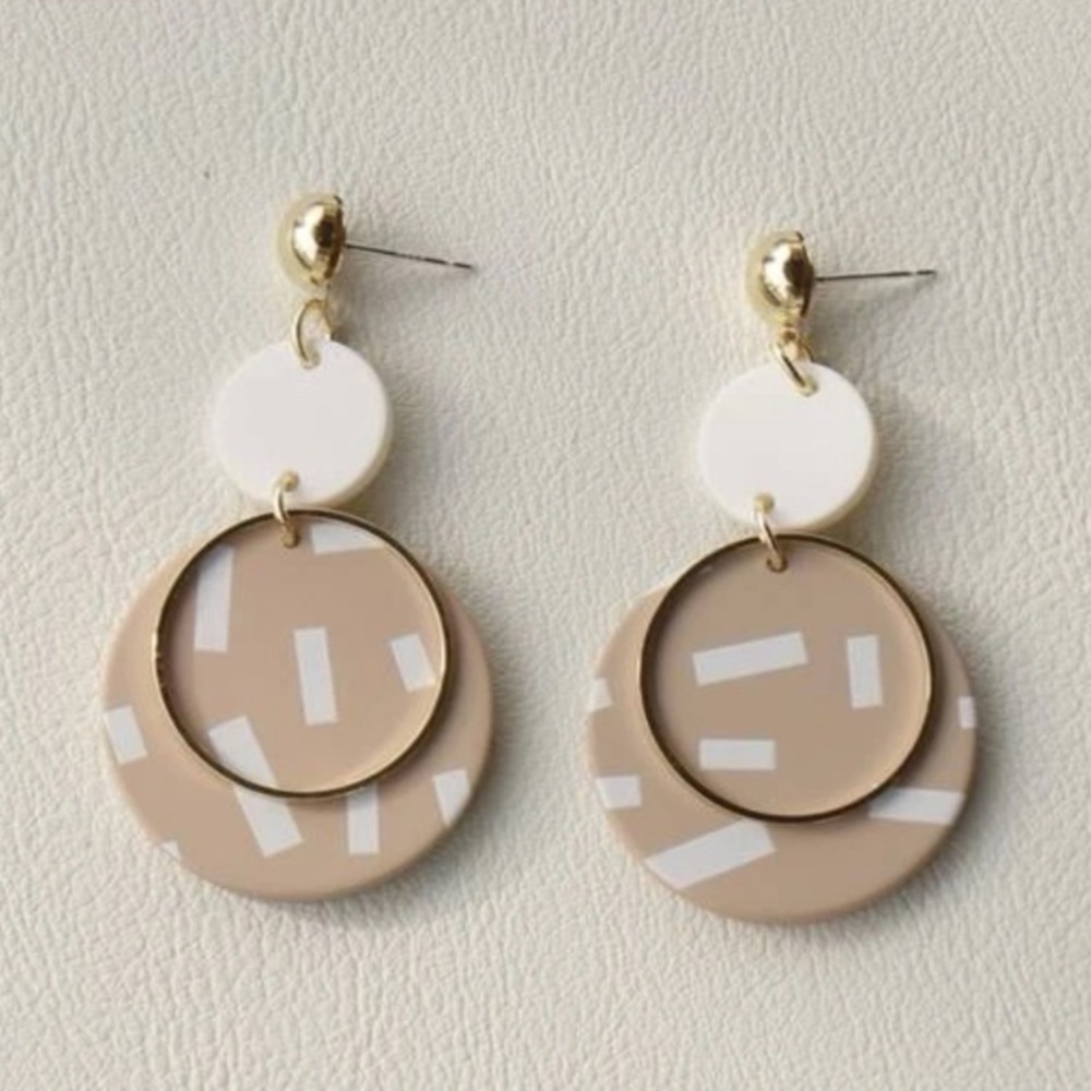 NWT Circle Patterned Drop Hoop Earrings
